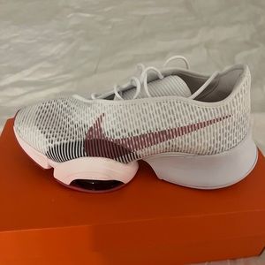NEW- Nike Air Zoom Superrep 2